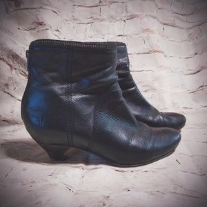 Frye Steffi Short Zip Boot Size 9 5M
